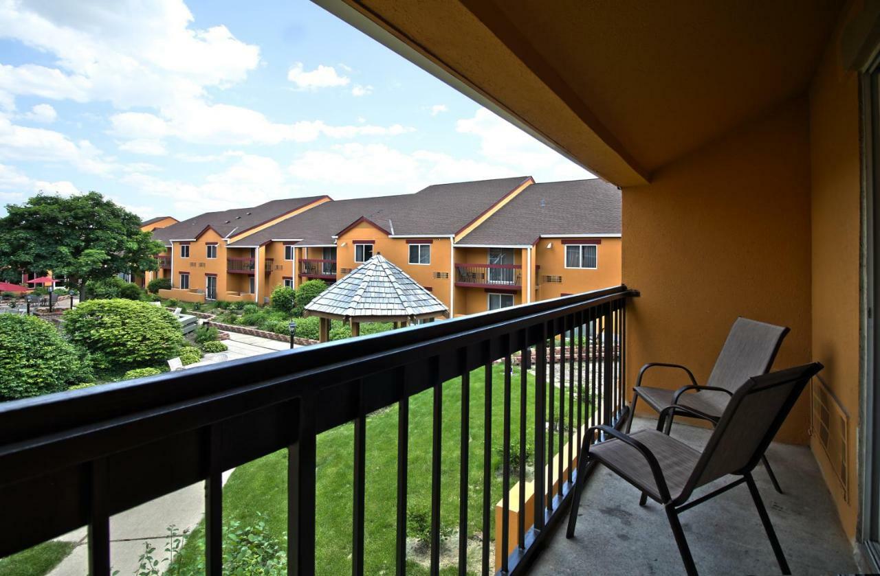 Chicago Club Inn & Suite Oakbrook Terrace Exterior foto